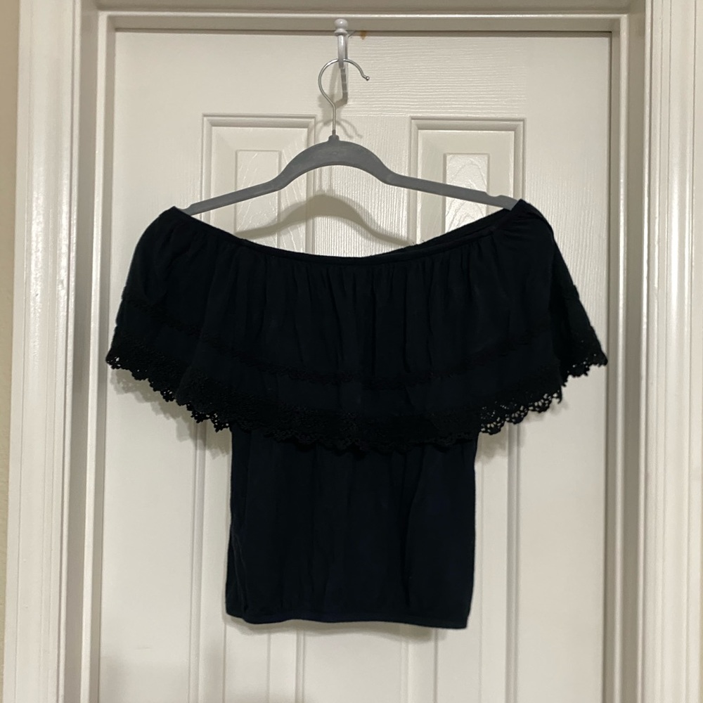 Hollister XS Off-the-Shoulder Top